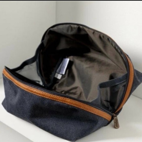 Thirty One Expanding Travel Case - Picture 2 of 4